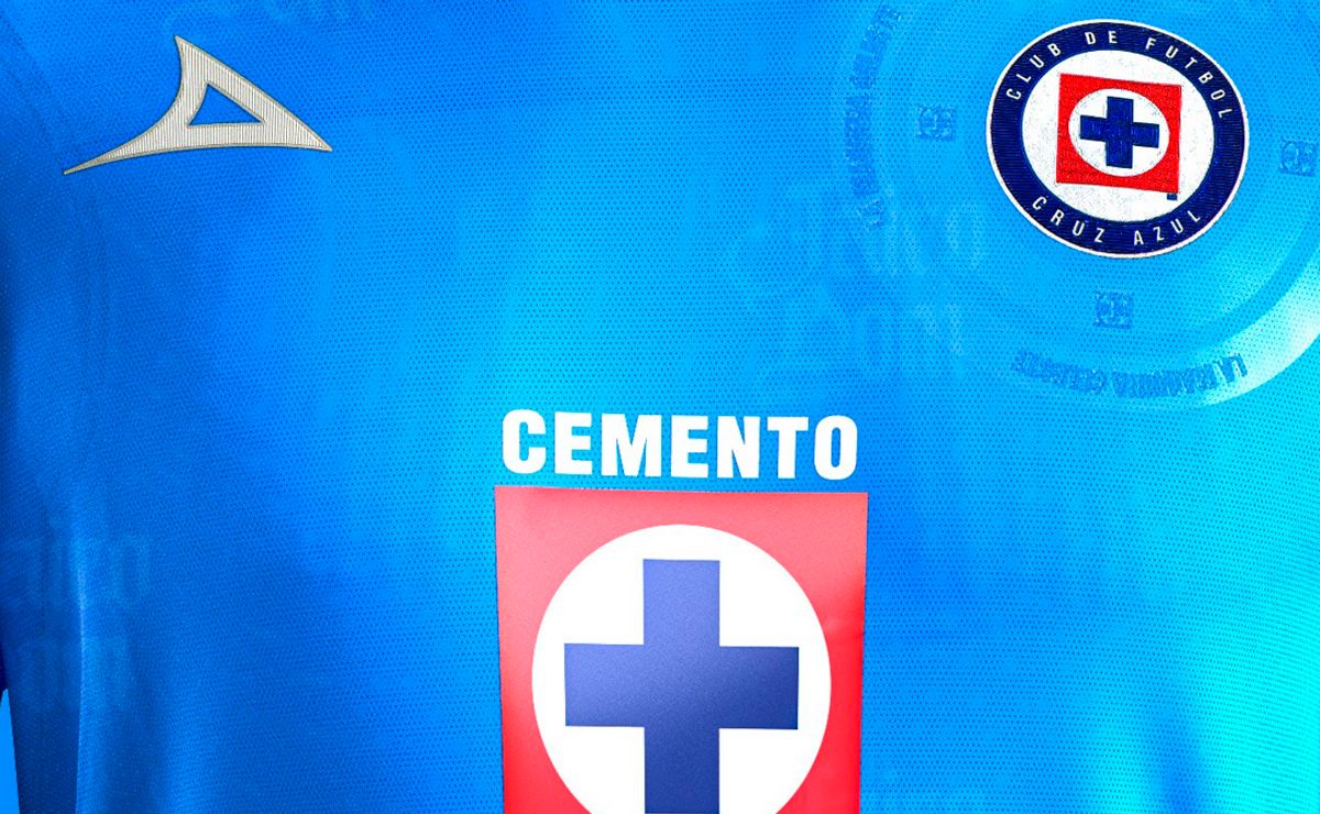 Premio doble: presentación del uniforme y debut de Giakoumakis con Cruz Azul