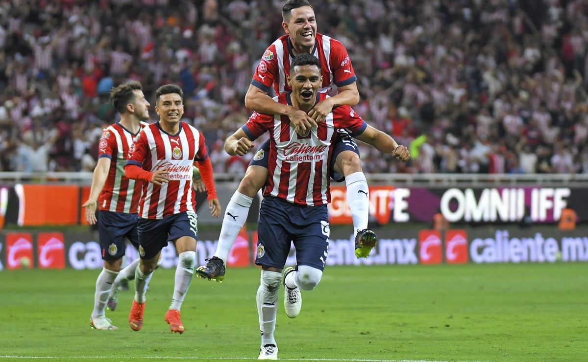 Chivas remonta y SE METE a semifinales gracias al Tiba Sepúlveda