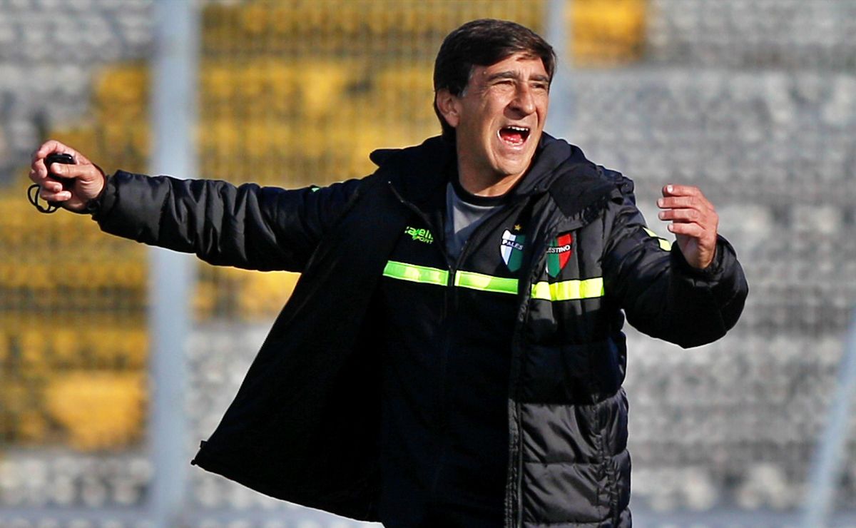 Gustavo Costas TRANSPARENTA llamados de un club chileno