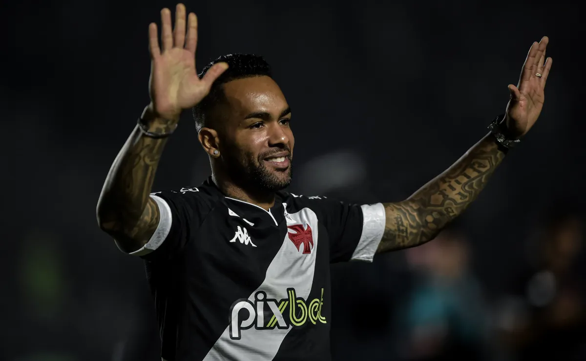 Oficial: Alex Teixeira assina com o Besiktas 