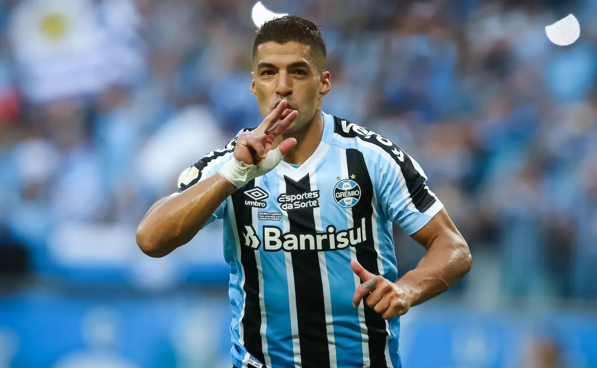 GRÊMIO ACERTA MAIS UM JOGADOR PARA RENATO E PLANEJA SUBSTITUTO DE SUÁREZ 