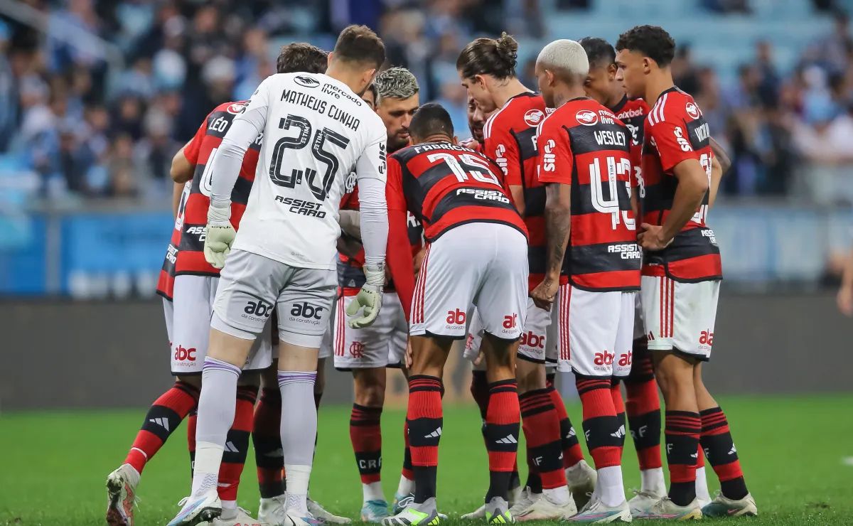 Wesley leva o terceiro amarelo e desfalca o Flamengo no jogo da volta  contra o Grêmio, Flamengo