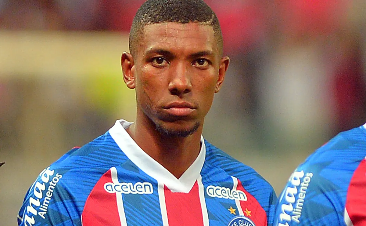 Ex-Botafogo, zagueiro Wesley acerta com o Bahia