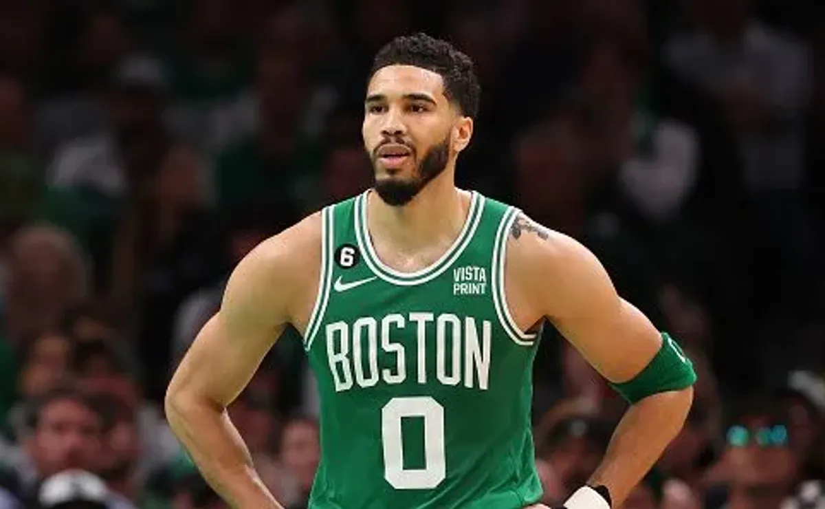 Principal reforço dos Celtics quebra tornozelo na abertura da NBA -  Esportes - R7 Olimpíadas