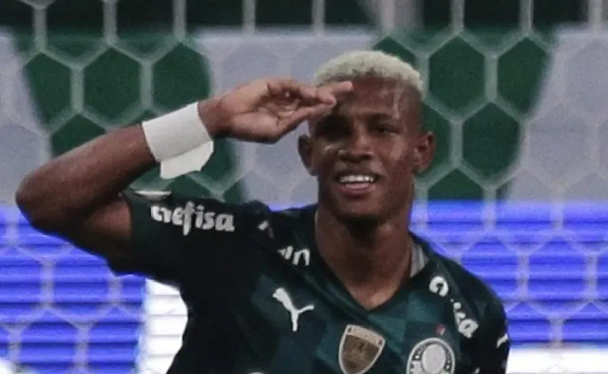 Norwich anuncia contratação de Pedro Lima, joia da base do Palmeiras