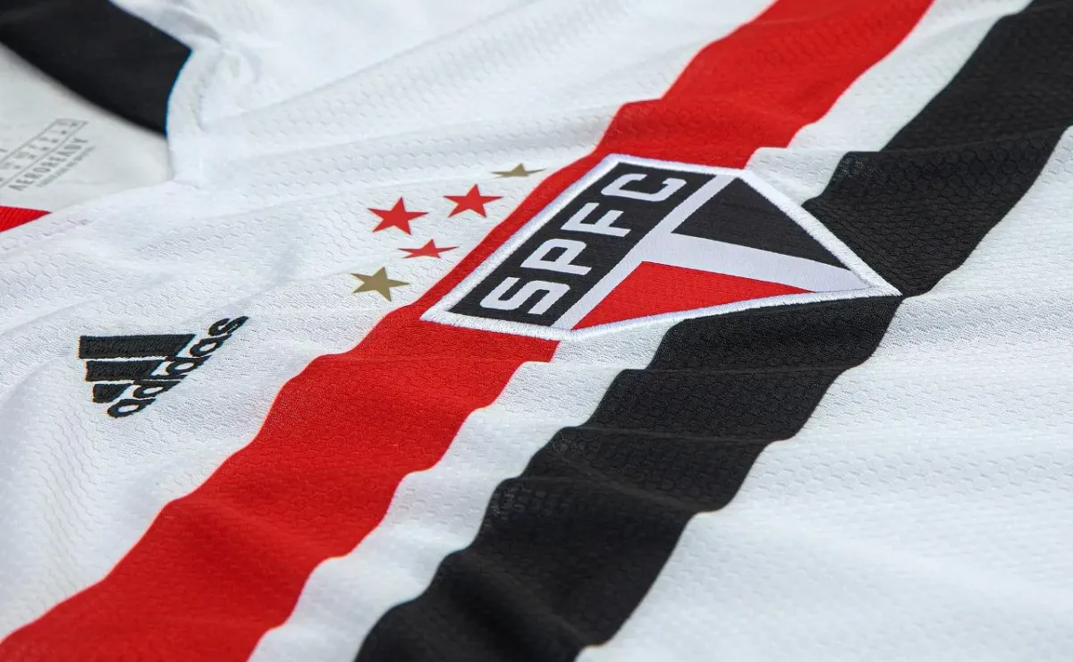 Adidas se posiciona após São Paulo ir à Justiça por falta de patrocinador  na terceira camisa