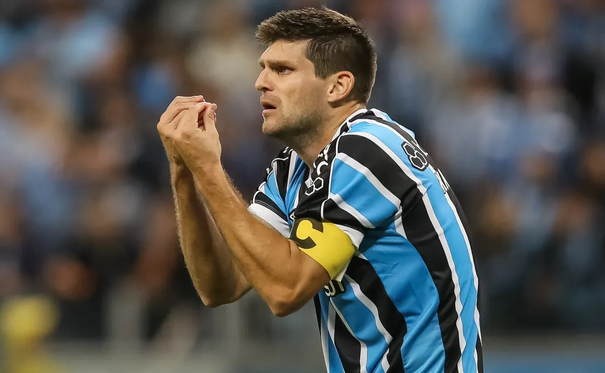 Ninguém teria coragem de fazer isso, literalmente SANGROU em campo:  Kannemann mostra porque é ÍDOLO do Grêmio e tem ATITUDE surpreendente