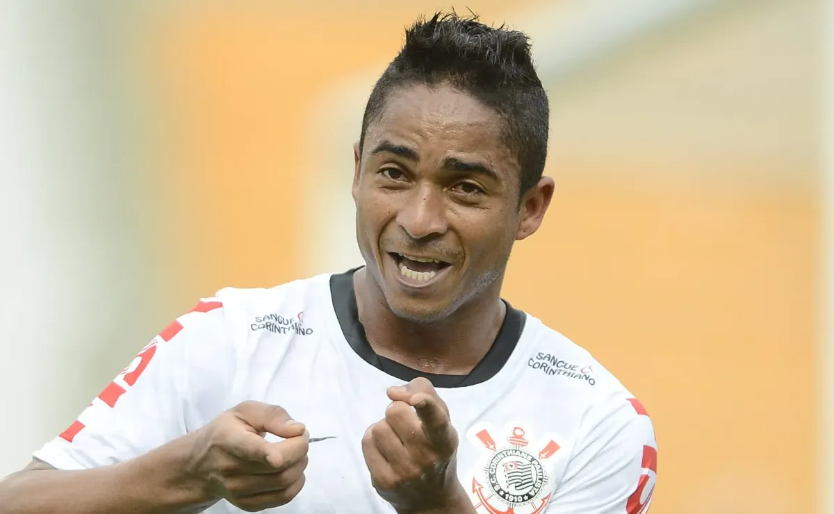 Ex-Corinthians, Jorge Henrique é anunciado por novo clube