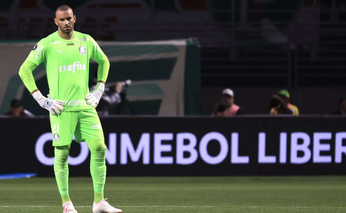 Weverton abre o jogo sobre eliminação do Palmeiras: Pênalti é