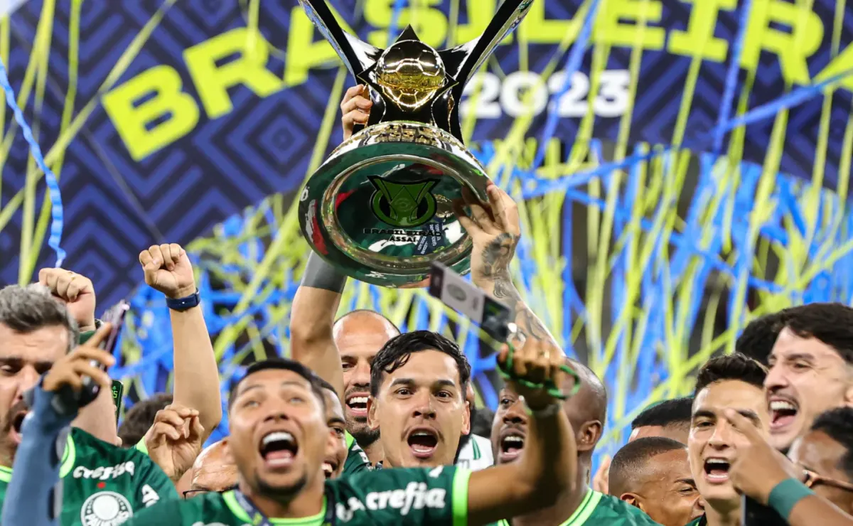 É campeão! Palmeiras empata com o Cruzeiro e conquista o Campeonato  Brasileiro de 2023, Futebol