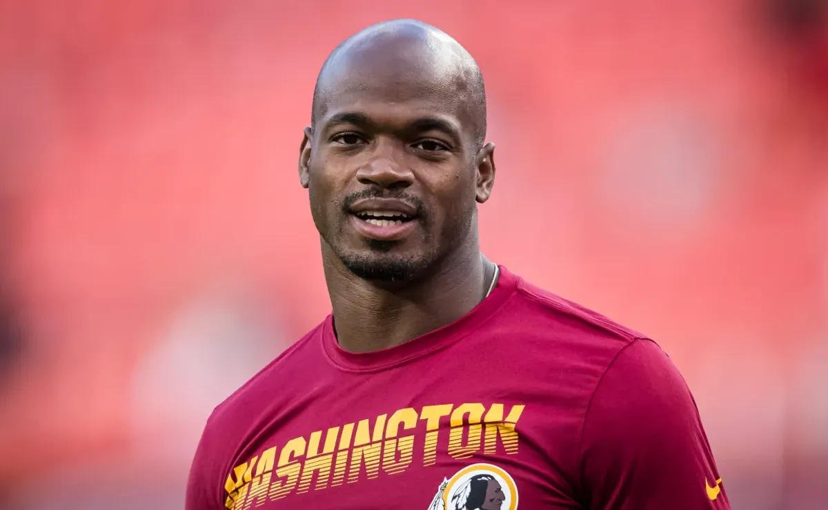 Adrian Peterson not retiring in 2023, hopes to play one more year