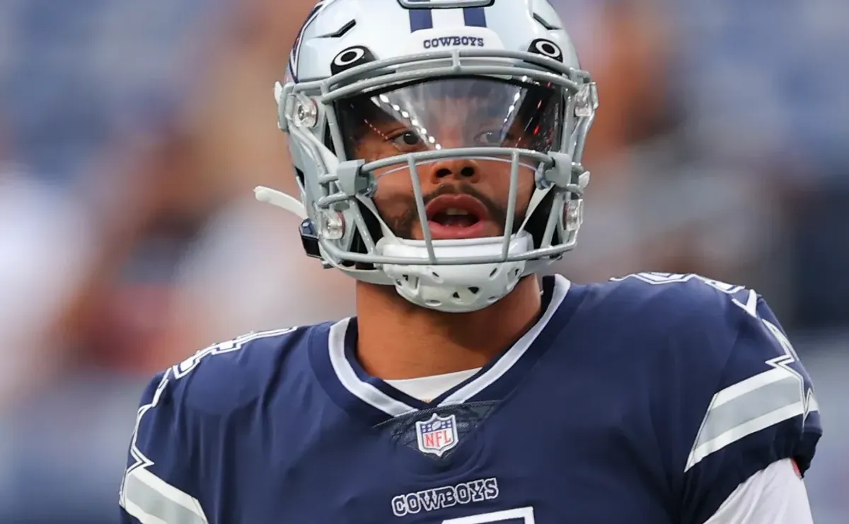 Dallas Cowboys 'License to Drive': Dak Prescott Reveals Best Ezekiel  Elliott Story - FanNation Dallas Cowboys News, Analysis and More