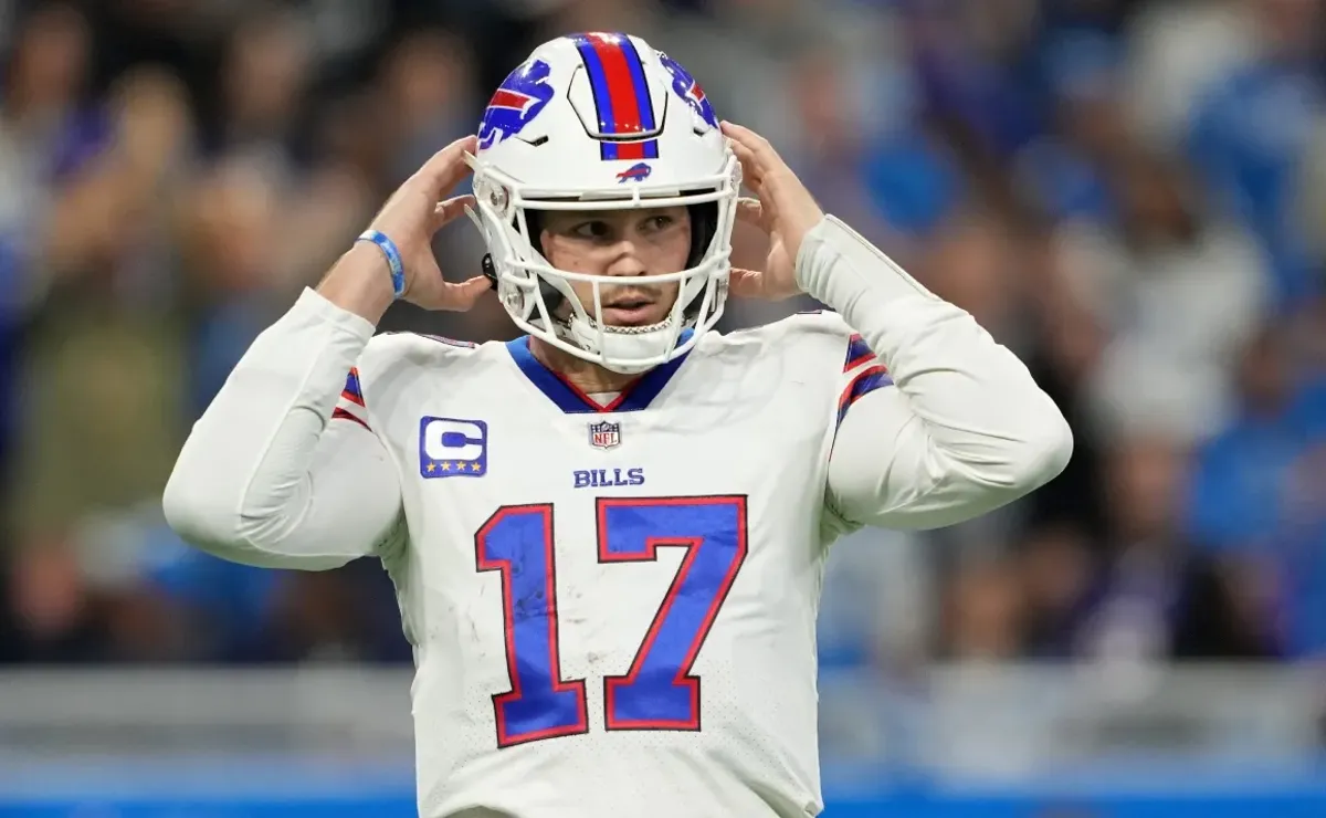 Bengals LB's Message to Former Teammate Bills QB Josh Allen