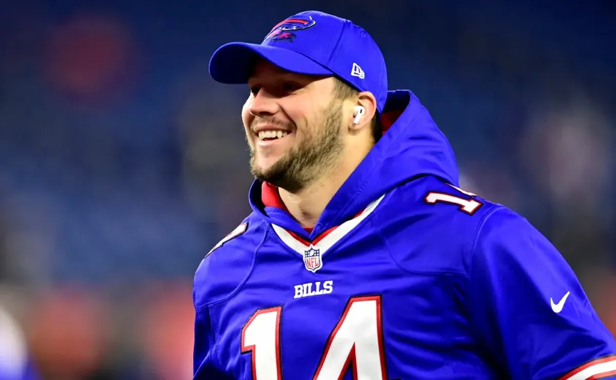 Bills: Josh Allen indifferent on Jets, Aaron Rodgers hype