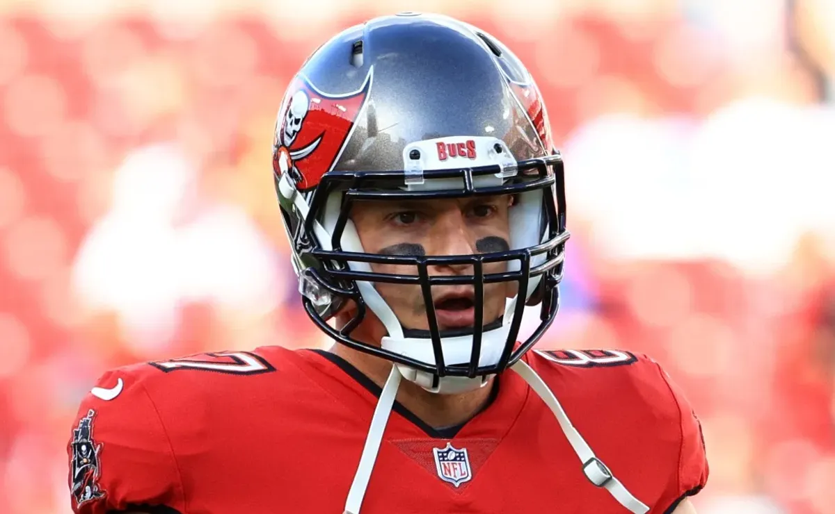 Buccaneers reserve TE jokes he'll give Rob Gronkowski the No. 87  jerseyfor $1 million