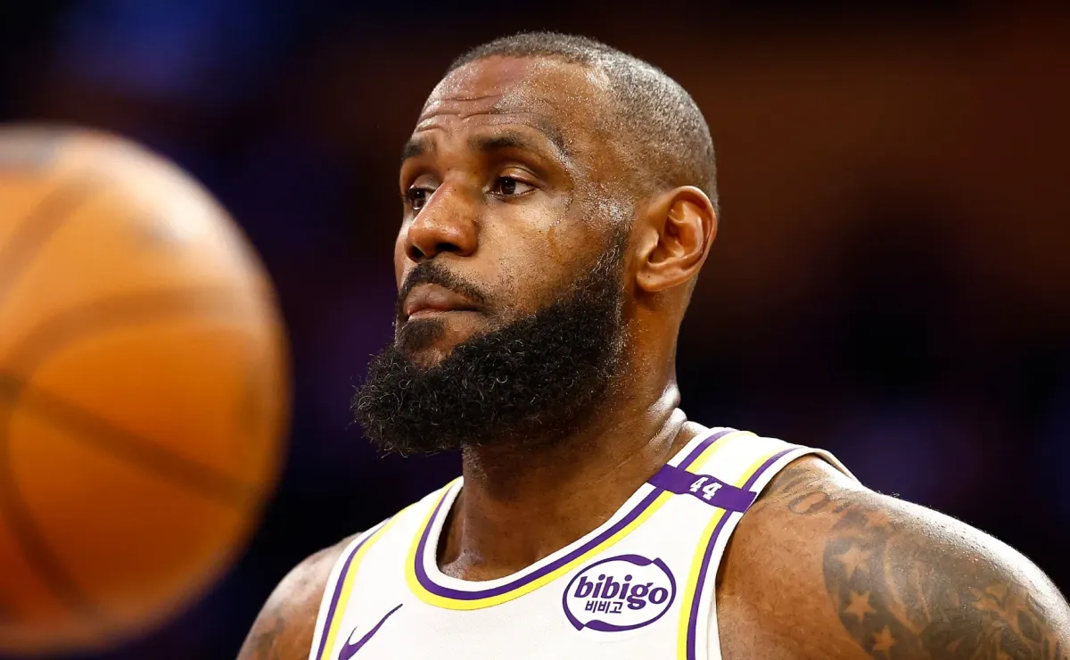 Lebron on charles barkley hot sale