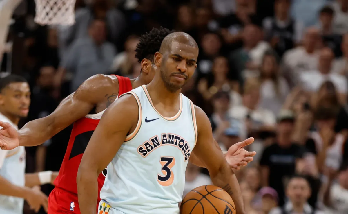 Spurs' star Chris Paul opens up about his future and