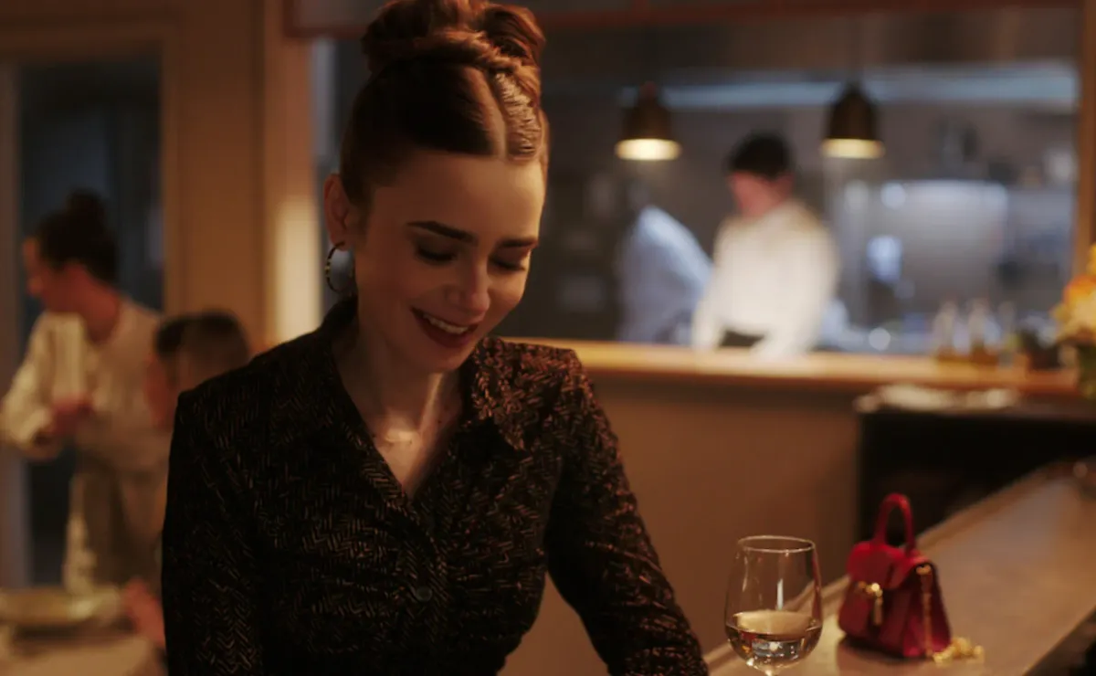 Lily Collins' 'Emily in Paris' Salary: Her reported earnings for the series  - Spoiler US