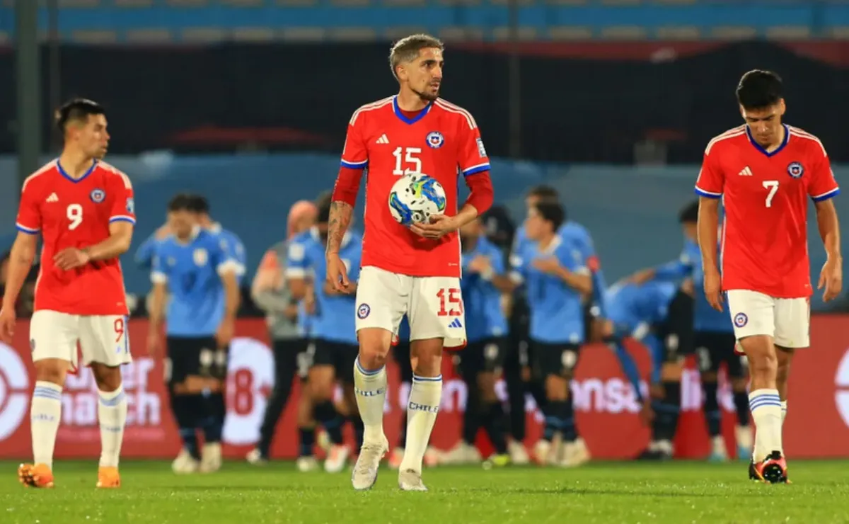 En vivo: Chile cae ante Uruguay en el Centenario en el inicio de las  eliminatorias - La Tercera