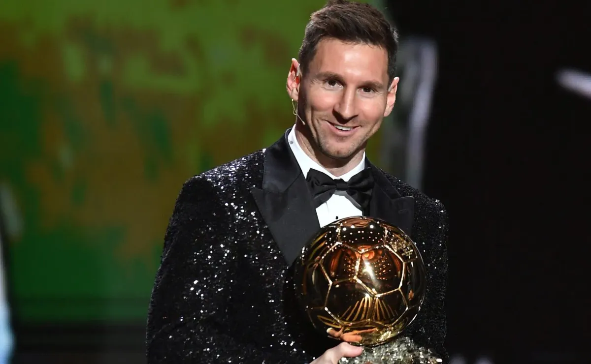 Jornal espanhol crava que Lionel Messi será o vencedor da Bola de Ouro pela  oitava vez - TV Pampa
