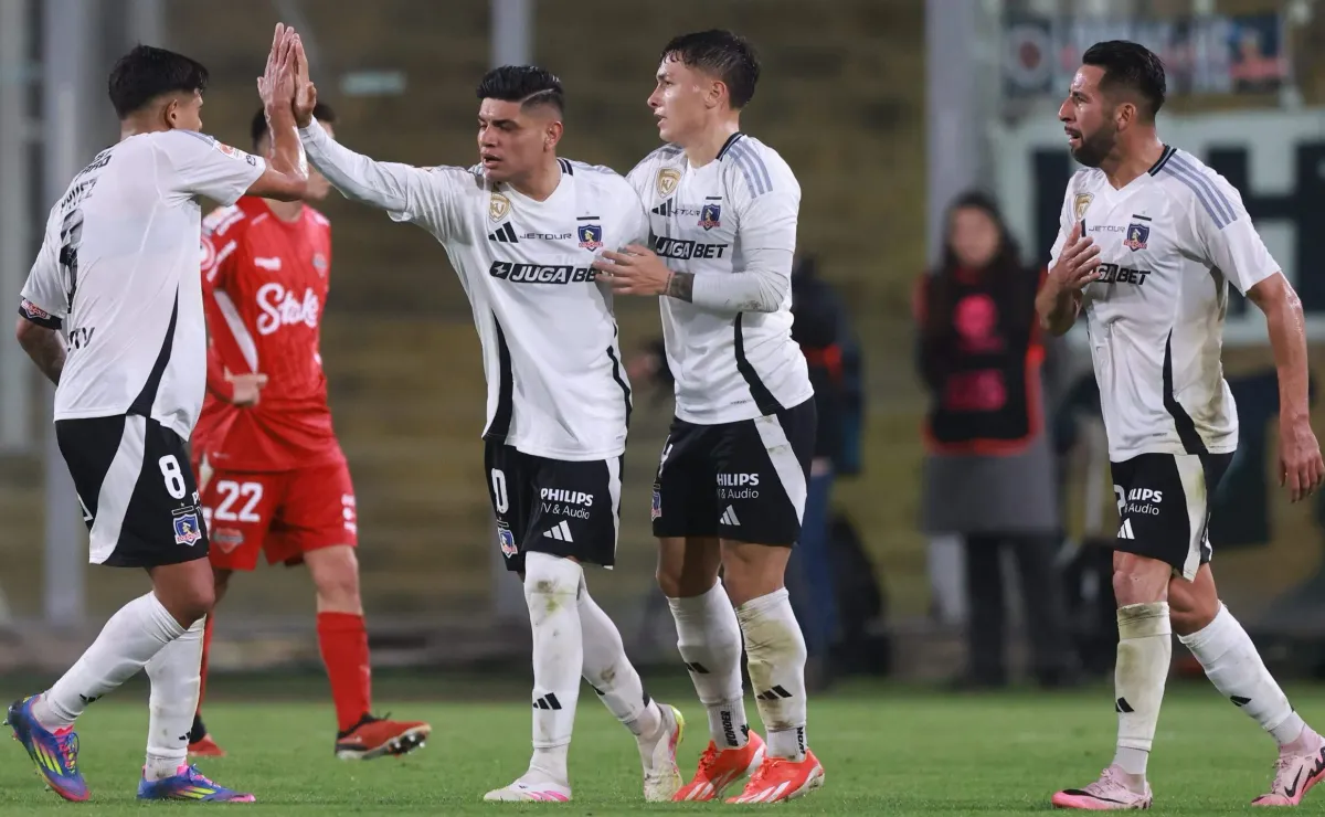 Colo Colo busca victoria con nuevo técnico ante Unión Española