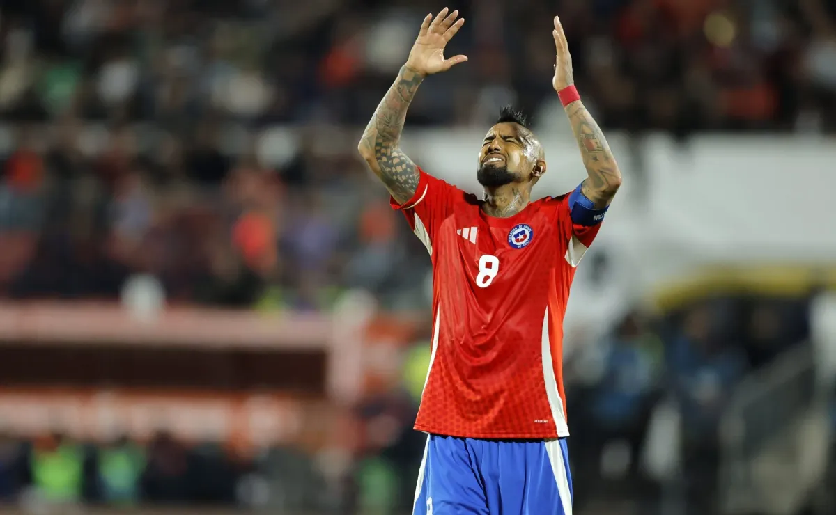 Charles Aránguiz titular en selección chilena, Vidal a la banca