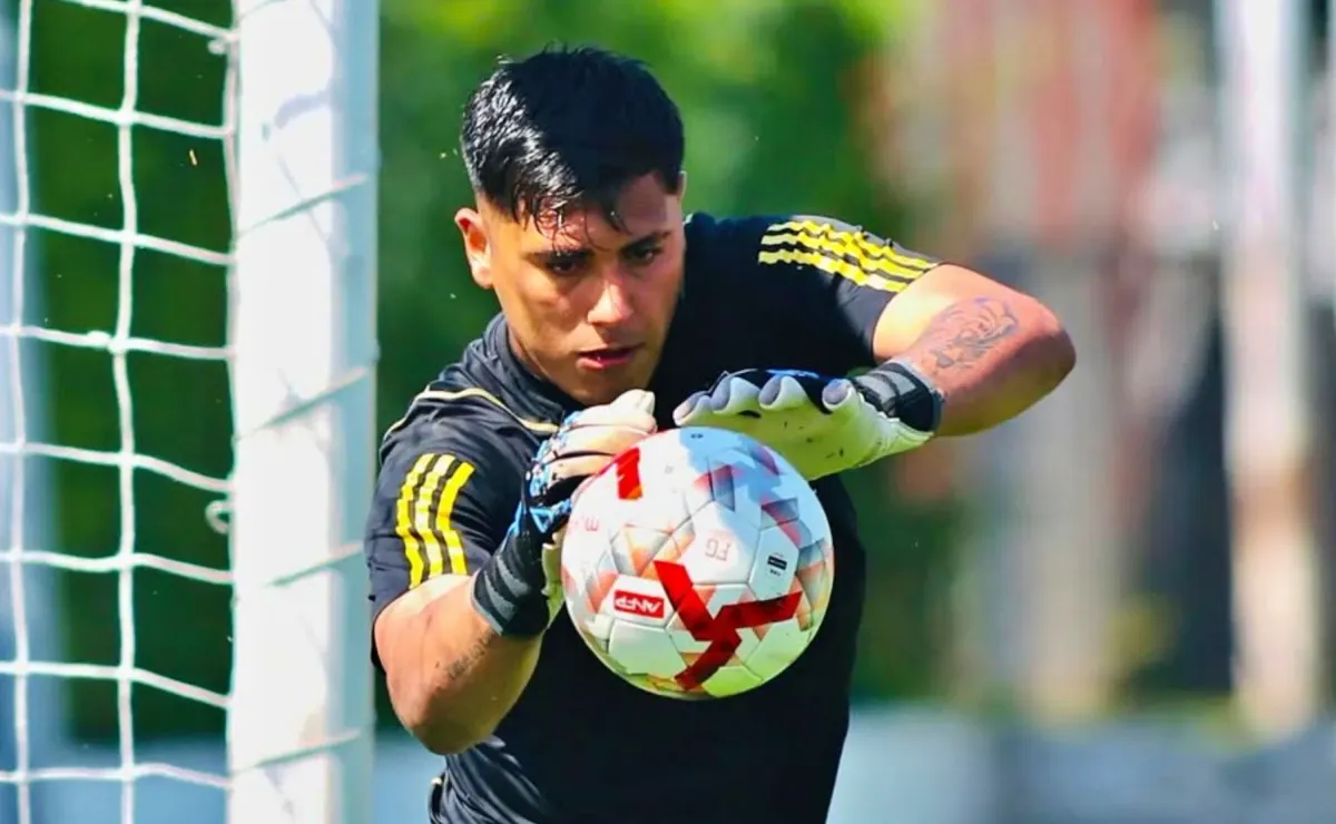 Arquero cortado en Colo Colo brilla en Primera B
