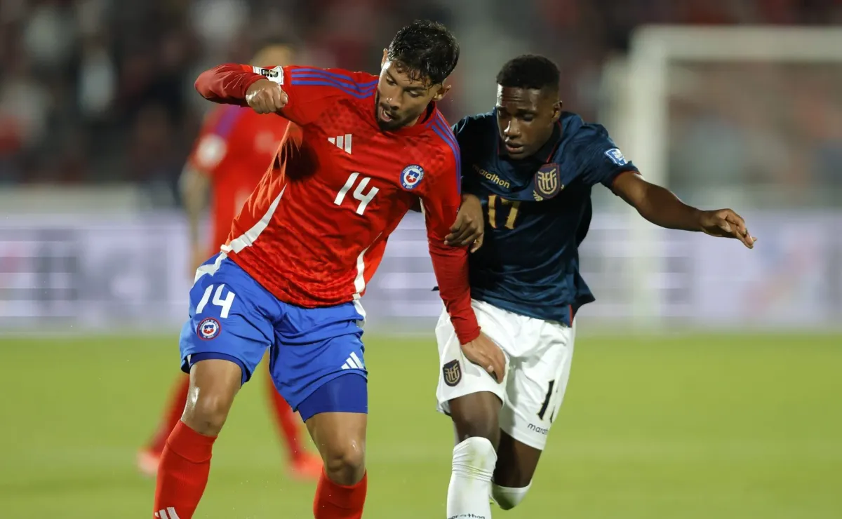 Gareca recibe cuestionamientos por insistir con Loyola de lateral