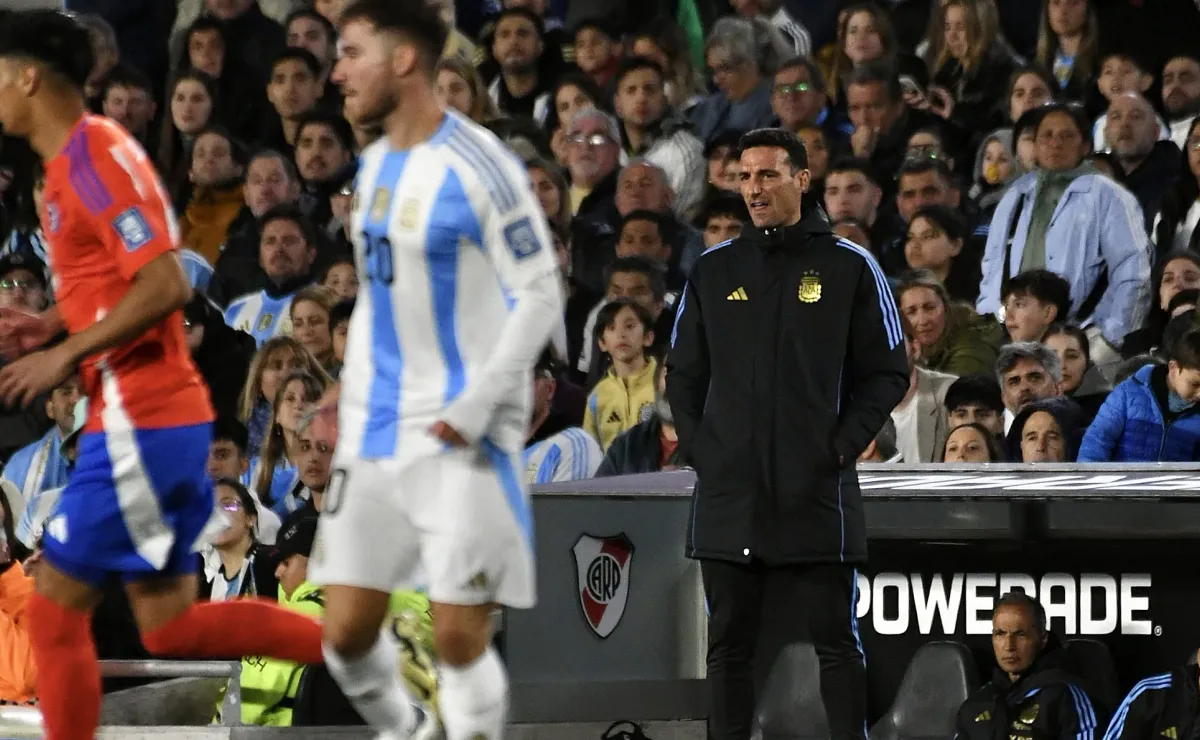 Scaloni confirma que miran hacia abajo a la selección chilena