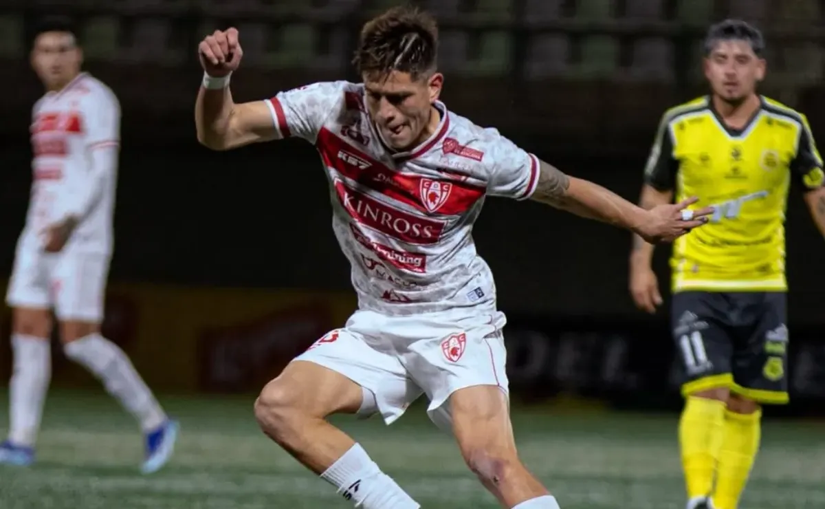 Copiapó golea a San Luis y acecha al líder en la Tabla de Primera B