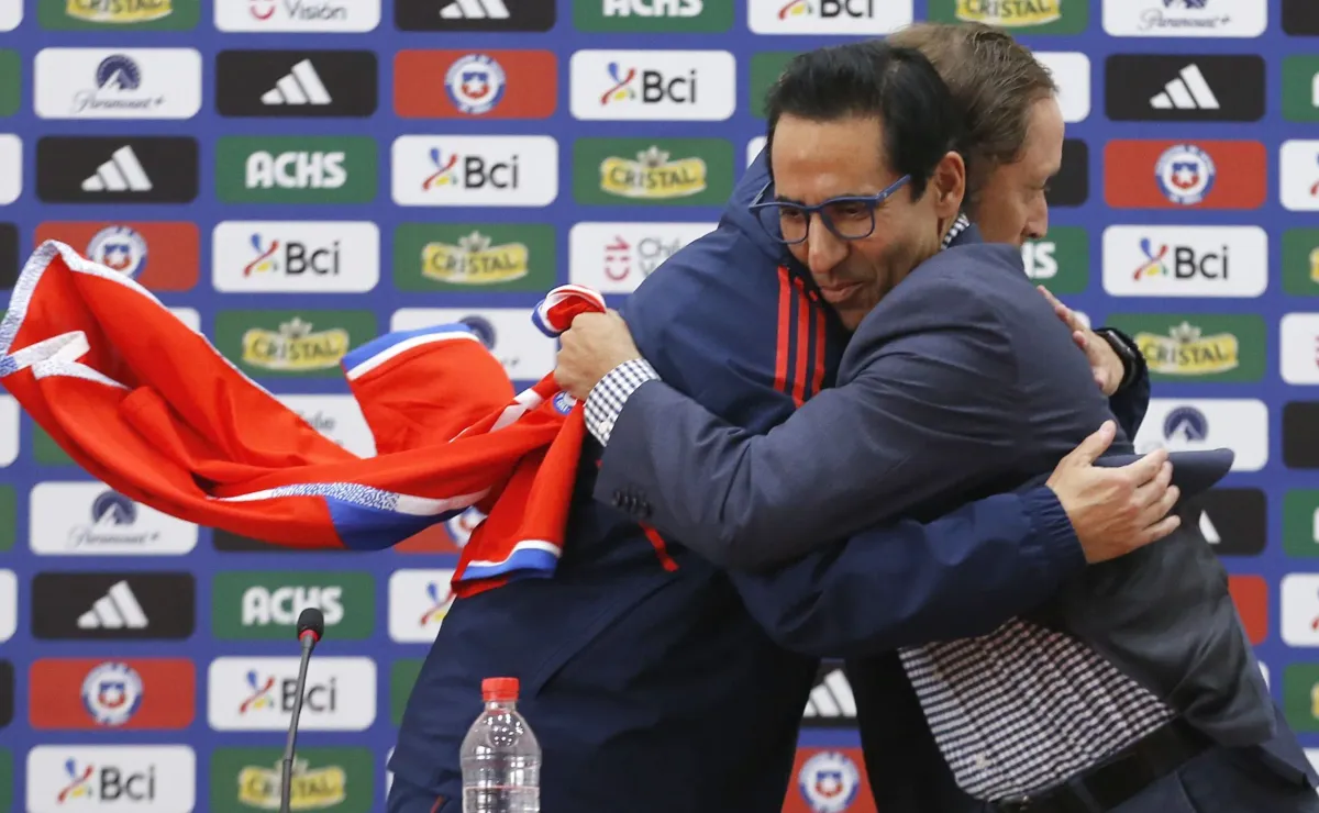 DT se acerca a La Roja con ayuda de compañero de equipo