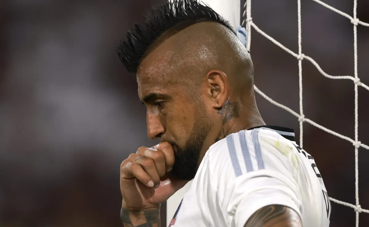 Posible sanción de Arturo Vidal tras expulsión