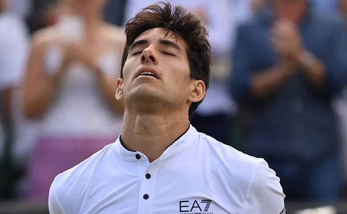 Garin busca remontar en Wimbledon tras suspensión