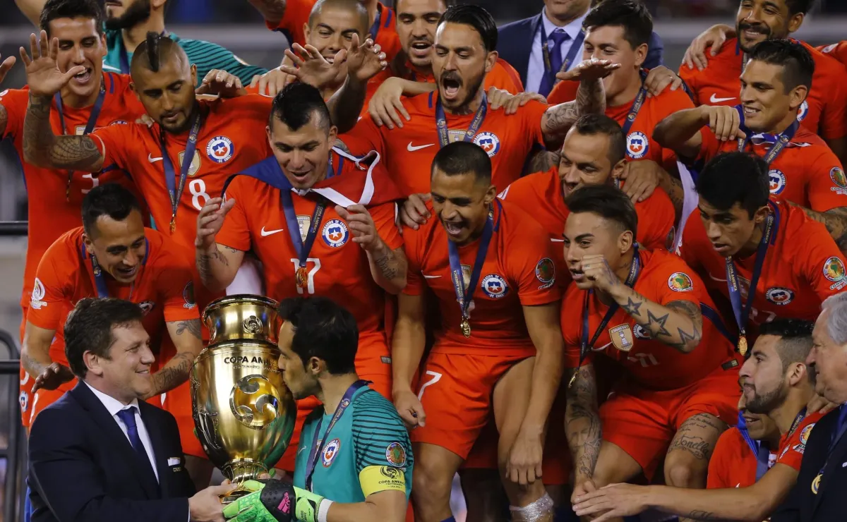 Gol histórico en selección chilena y tratamiento capilar