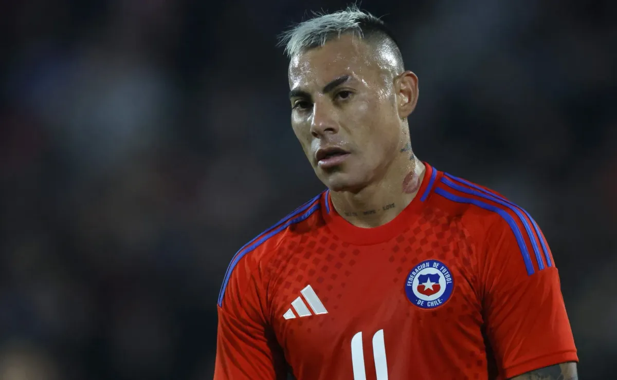 Dirigente de la U cuestiona llegada de Eduardo Vargas