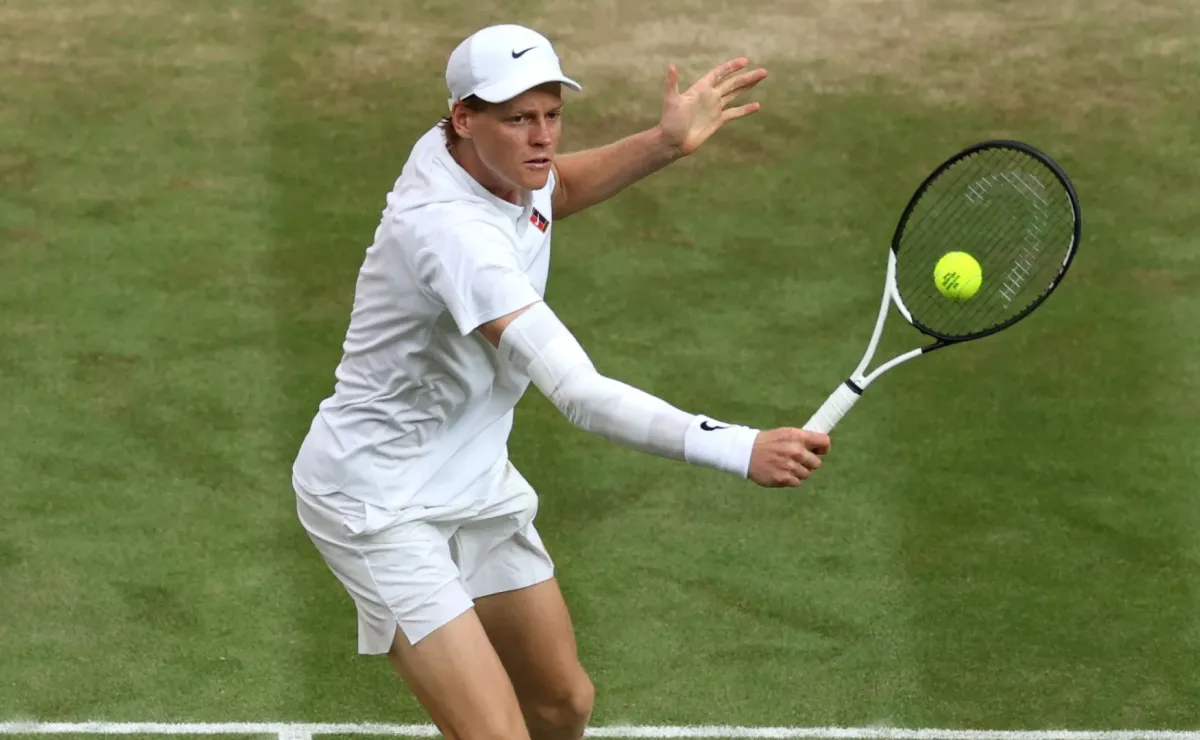 Jannik Sinner vence a Carlos Alcaraz en Wimbledon