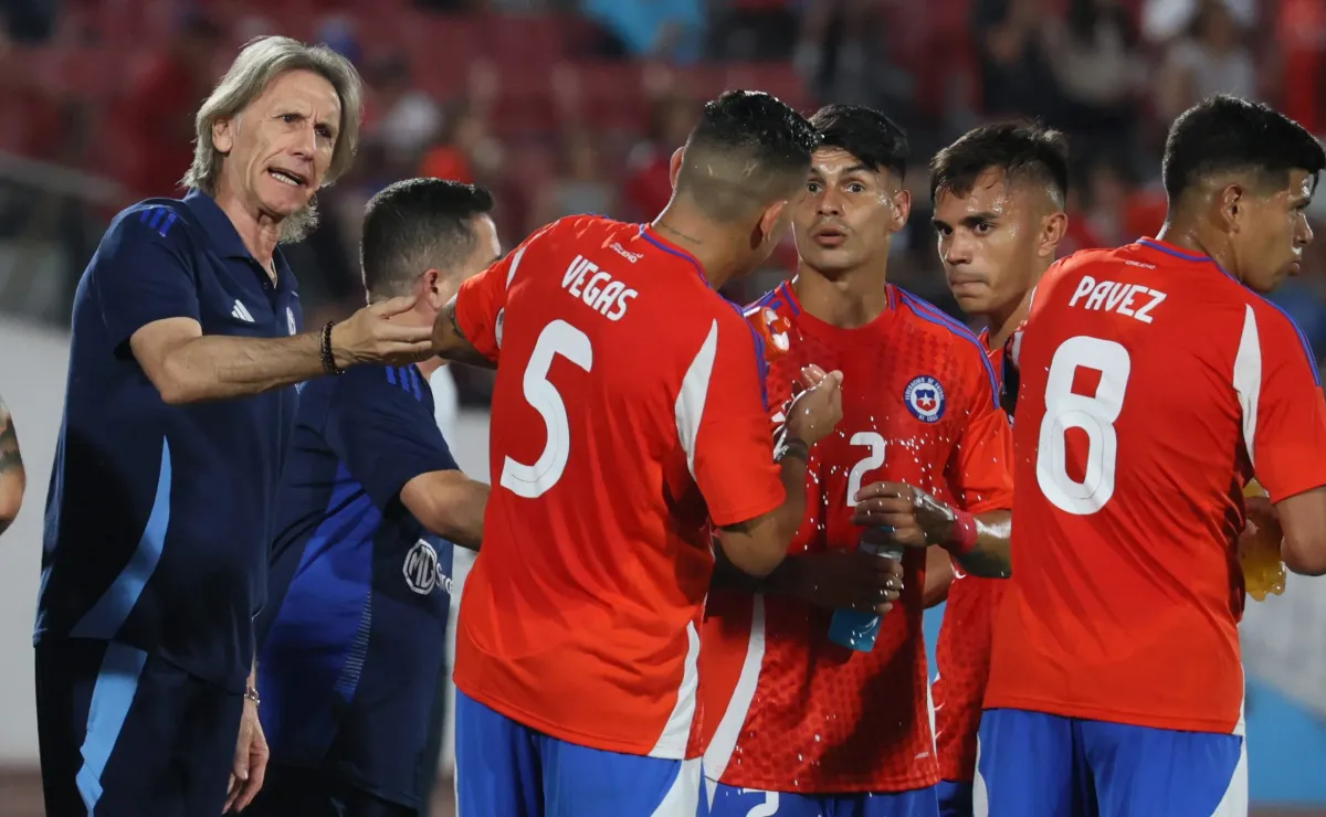 Ricardo Gareca revela problemas en interna de la Roja y critica a la ANFP