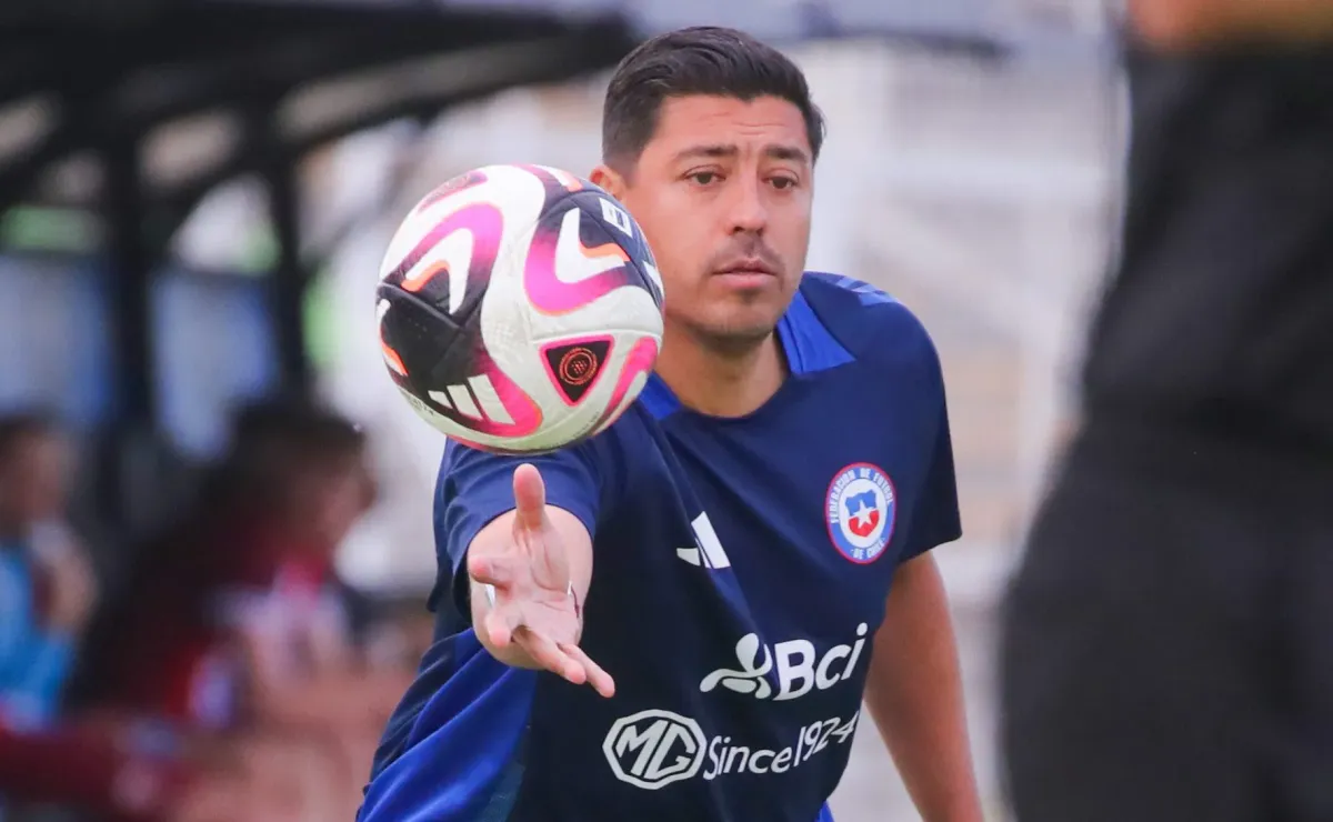 Nico Córdova se reúne con 10 chilenos en Argentina