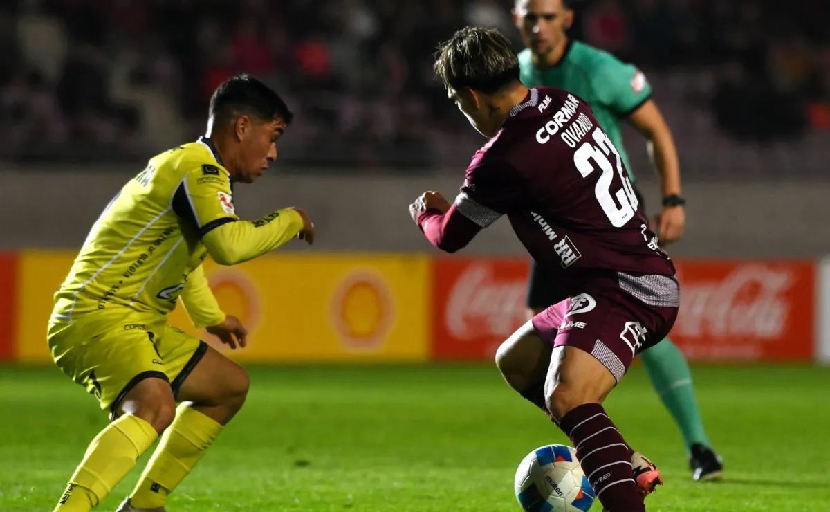 Estrella de selección argentina se va de Chile tras 6 meses