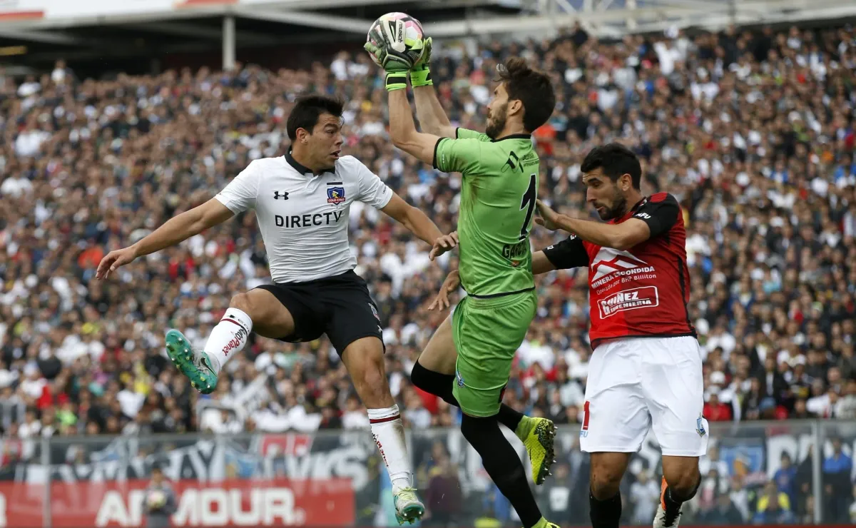 Arquero del fútbol chileno se retira por problemas de salud