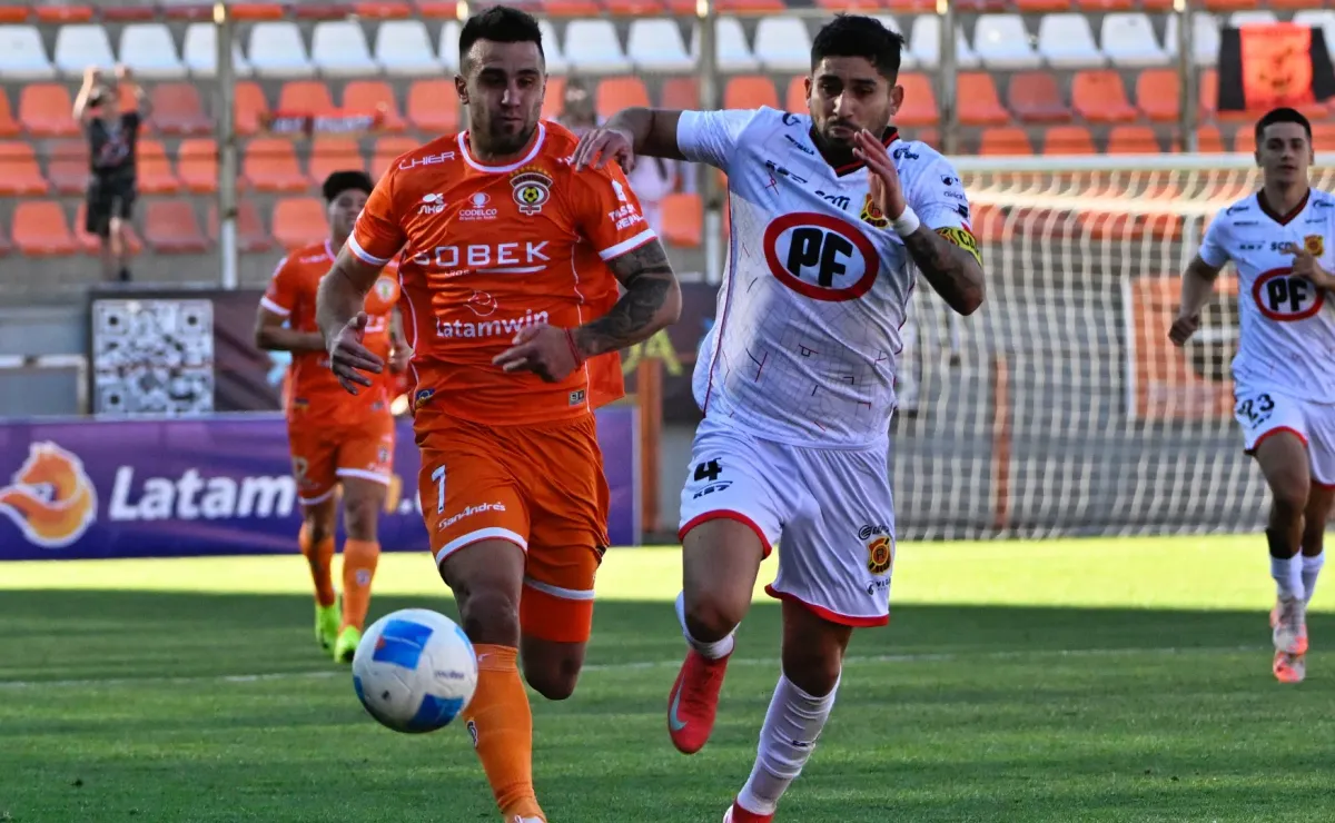 Riesgo de despido para dos técnicos de Primera B