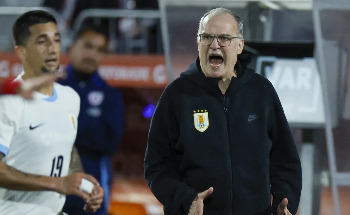Marcelo Bielsa apuesta por la nueva camada de La Roja tras empate con Uruguay