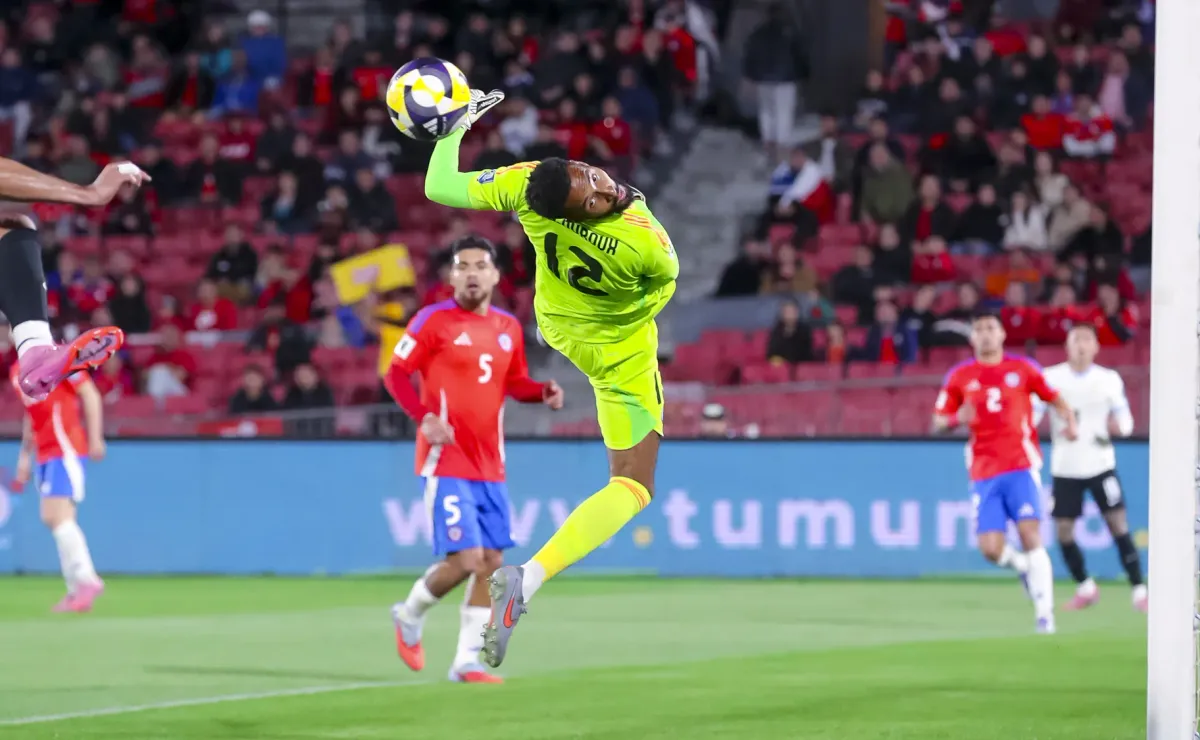 DT del Swansea elogia a Vigouroux por titularidad con La Roja