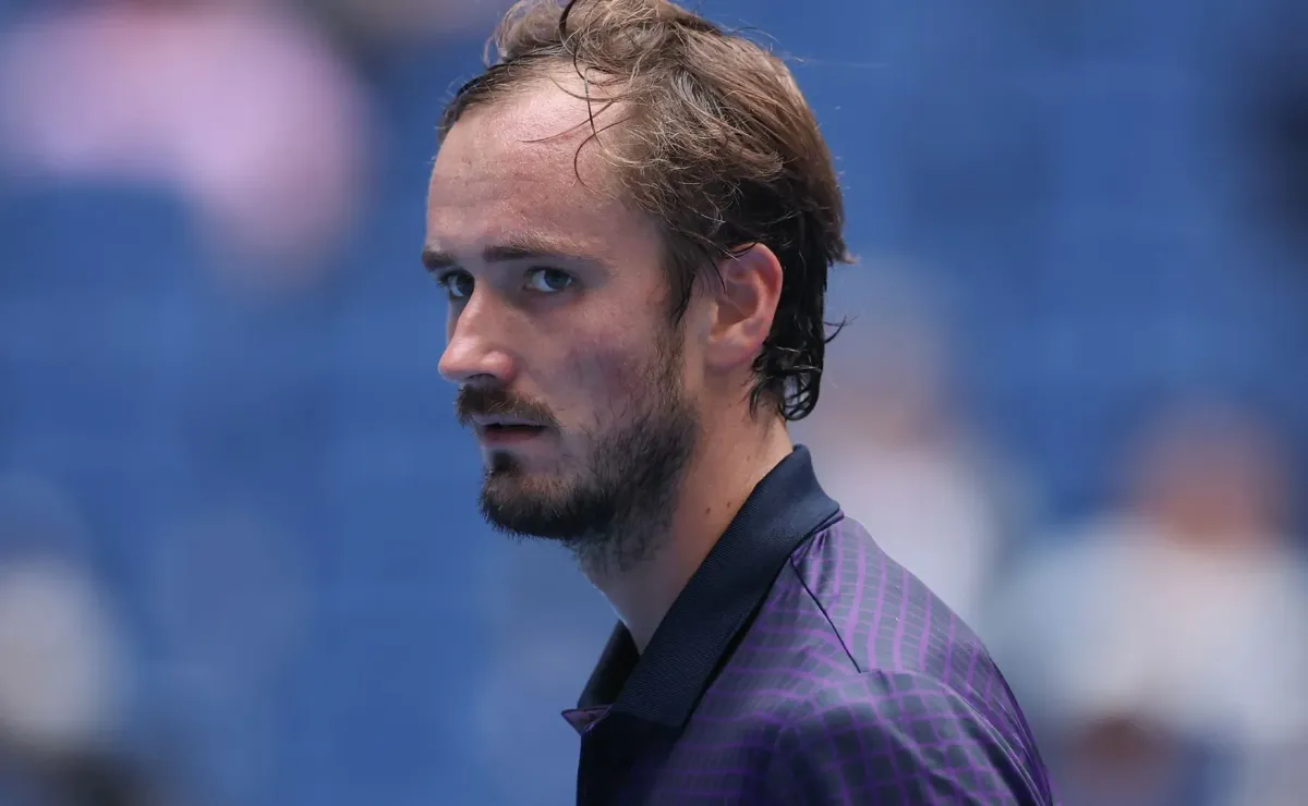 Daniil Medvedev gana a Top 50 en Beijing