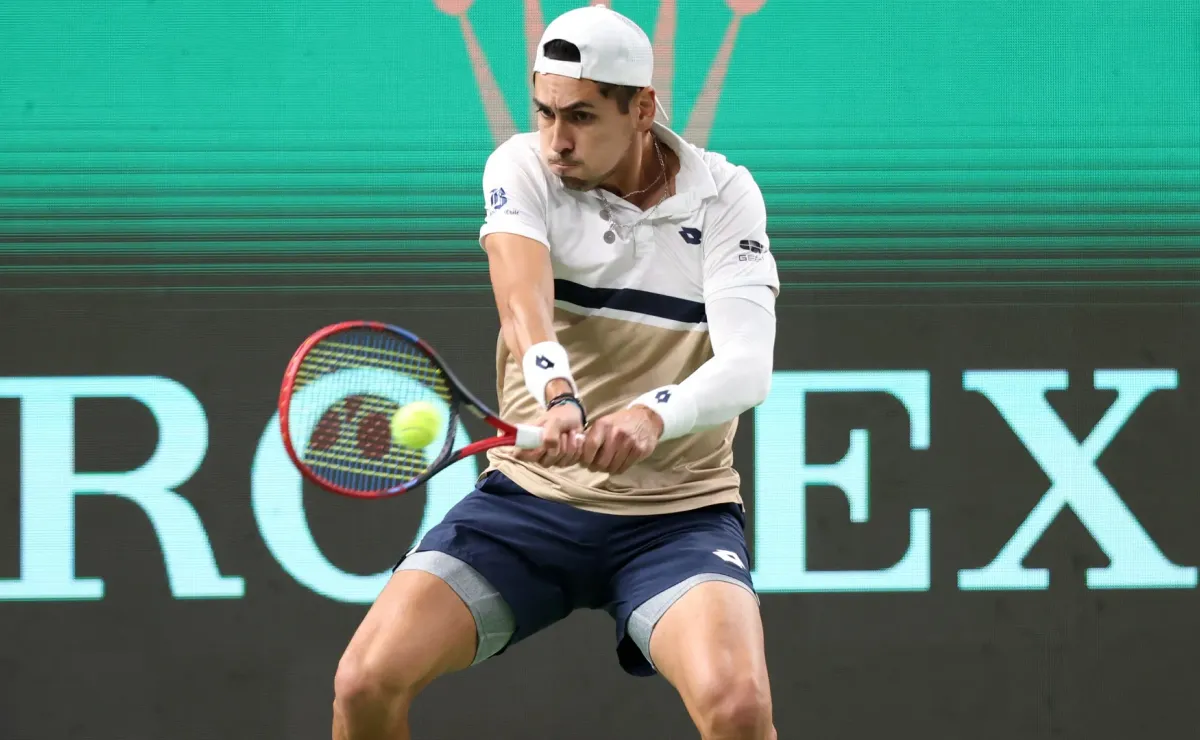 Alejandro Tabilo lucha para avanzar en Challenger de Olbia