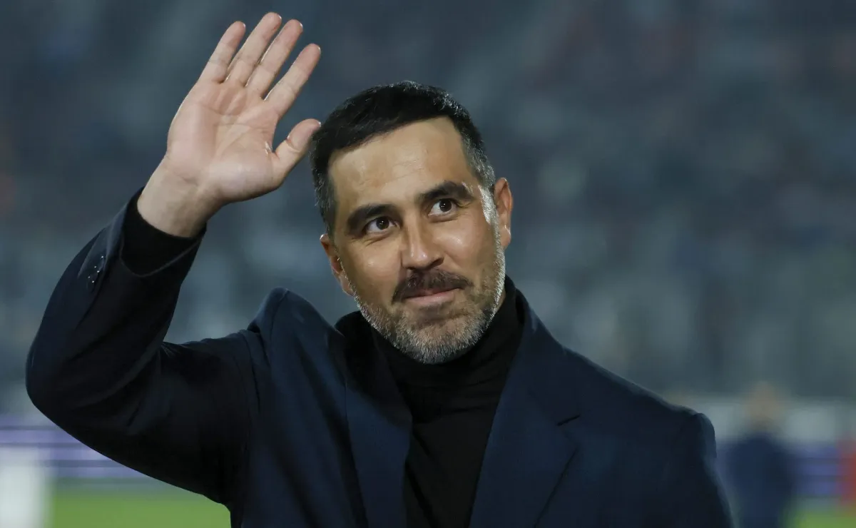 Claudio Bravo opina sobre Nicolás Córdova y el fútbol nacional