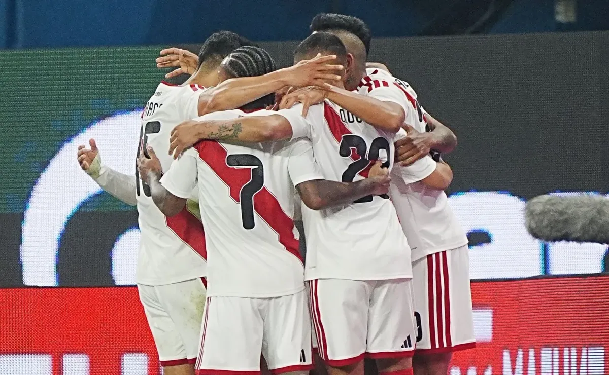 Perú rescata empate agónico ante Rusia