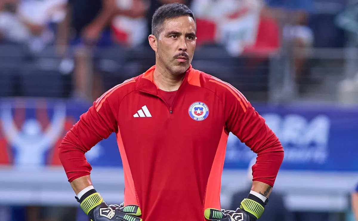 Claudio Bravo se pronuncia sobre el futuro del arco de la Roja