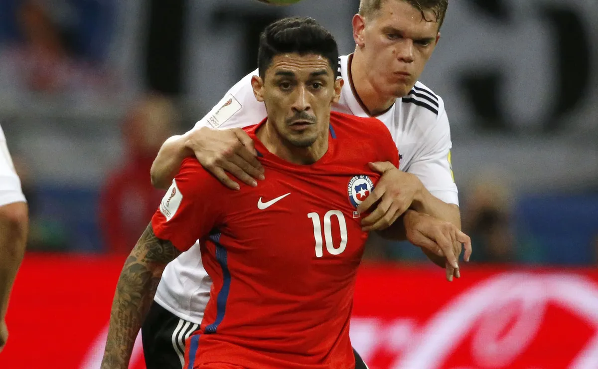 Tucu Hernández y su paso por la selección chilena