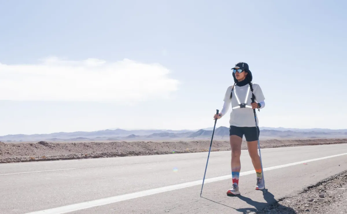 Chilena corre 500 km sola en desierto y toma decisión difícil